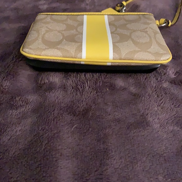 Coach wristlet - Picture 3 of 6